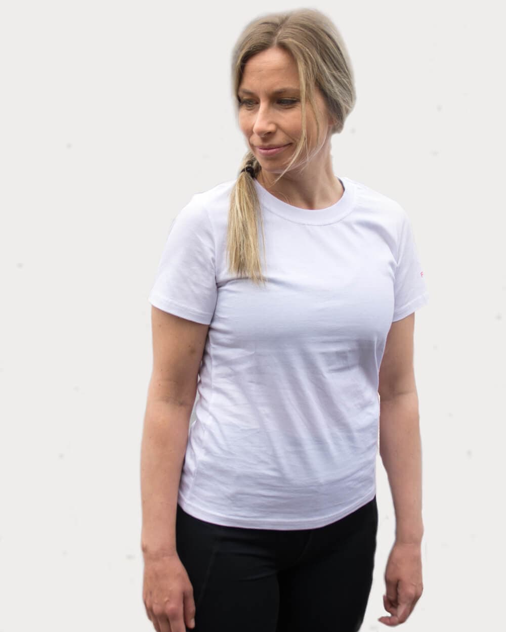 Hvit T-skjorte «Flora»